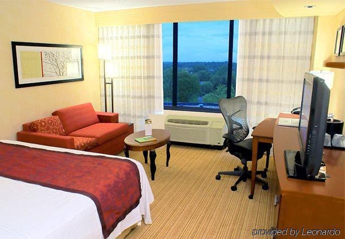 Courtyard By Marriott Silver Spring Downtown Room photo