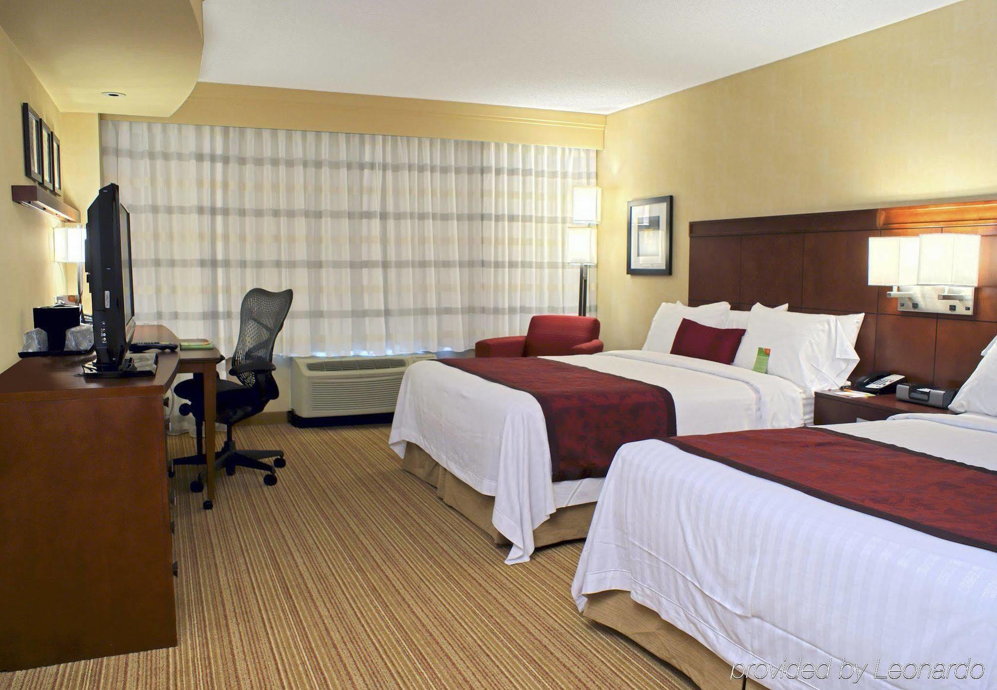 Courtyard By Marriott Silver Spring Downtown Room photo